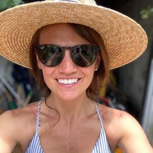 Meet your Posher, Julie